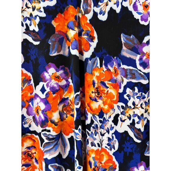 🌸3/$15🌸Navy Sleeveless Floral Blouse with V-neck sz L - Picture 2 of 7